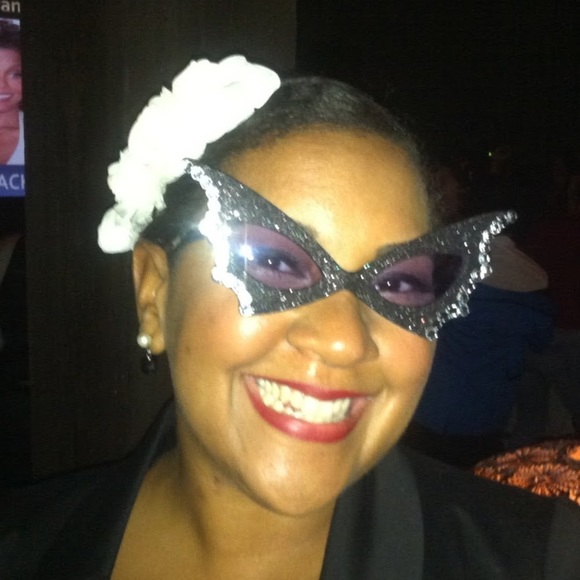 Meet your Posher, Kay - Picture 1 of 1